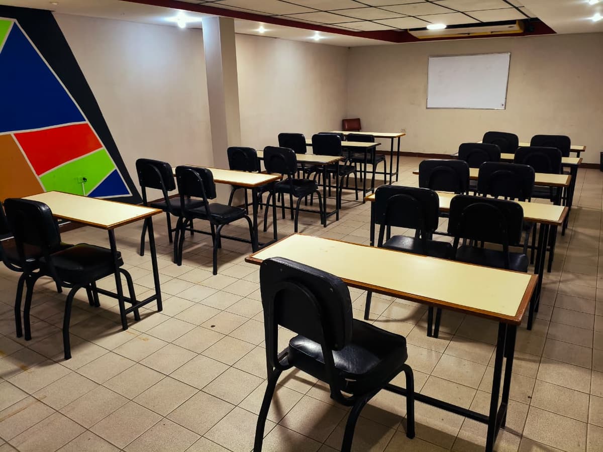 Salón de la academia ICE
